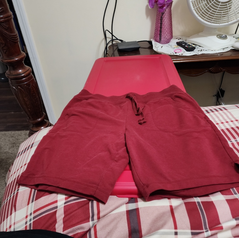 Shorts - Picture 3 of 3